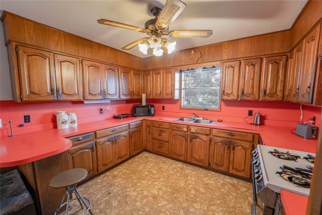 901 S Miller Street, Breckenridge, TX 76424