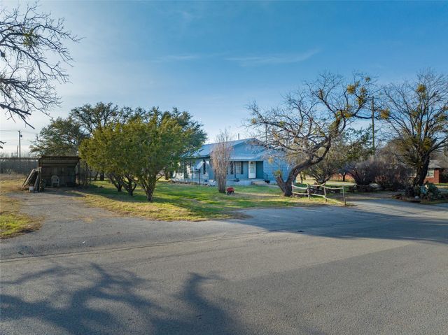 901 S Miller Street, Breckenridge, TX 76424