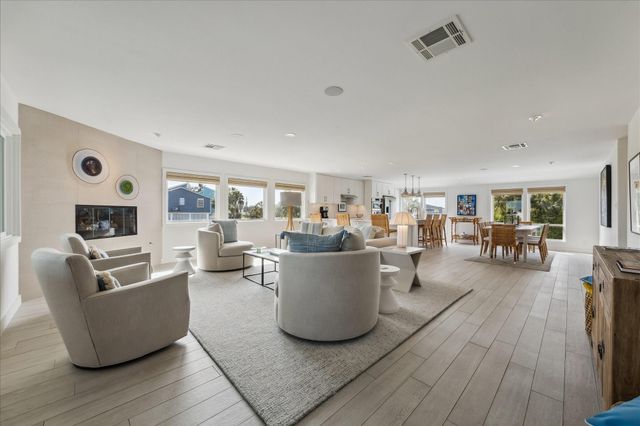 14021 Grambo Boulevard, Galveston, TX 77554