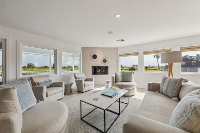 14021 Grambo Boulevard, Galveston, TX 77554