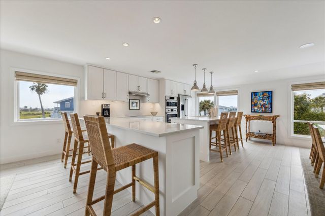 14021 Grambo Boulevard, Galveston, TX 77554