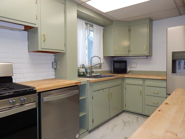 1009 W Coolspring Avenue, Michigan City, IN 46360