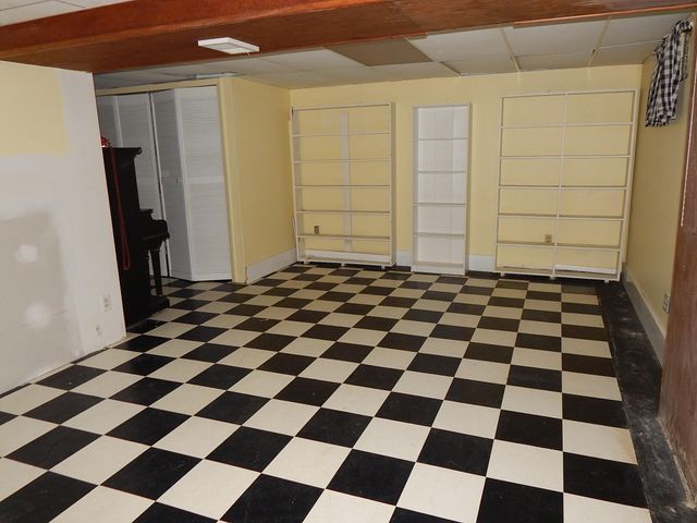1009 W Coolspring Avenue, Michigan City, IN 46360