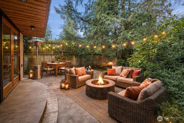 2812 204th Avenue Ct, Lake Tapps, WA 98391