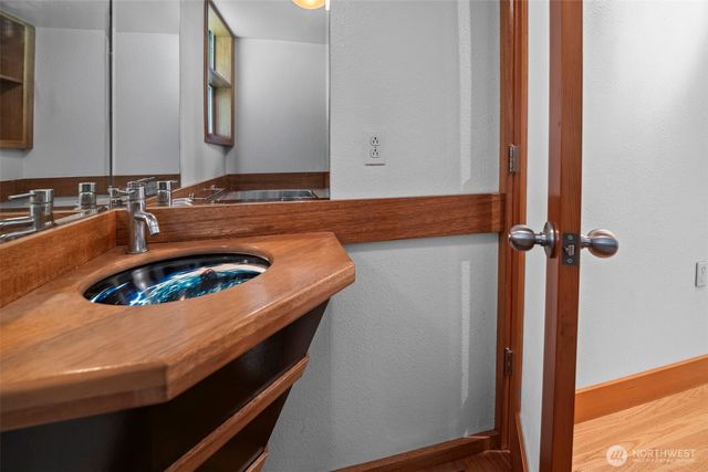 2812 204th Avenue Ct, Lake Tapps, WA 98391