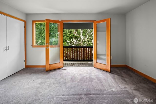 2812 204th Avenue Ct, Lake Tapps, WA 98391