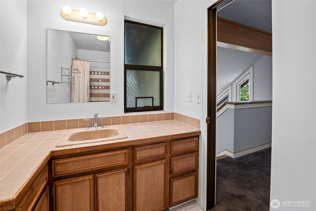 2812 204th Avenue Ct, Lake Tapps, WA 98391