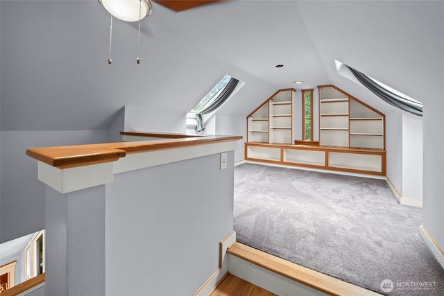 2812 204th Avenue Ct, Lake Tapps, WA 98391