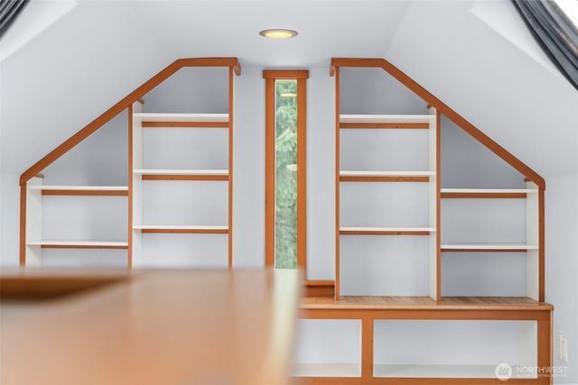 2812 204th Avenue Ct, Lake Tapps, WA 98391