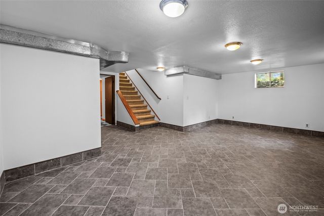 2812 204th Avenue Ct, Lake Tapps, WA 98391