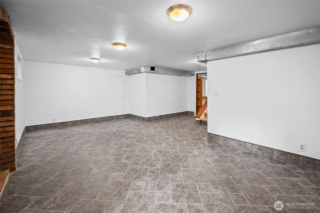 2812 204th Avenue Ct, Lake Tapps, WA 98391