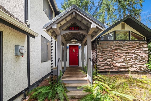 2812 204th Avenue Ct, Lake Tapps, WA 98391