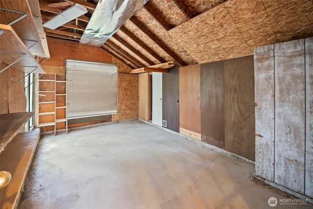 2812 204th Avenue Ct, Lake Tapps, WA 98391