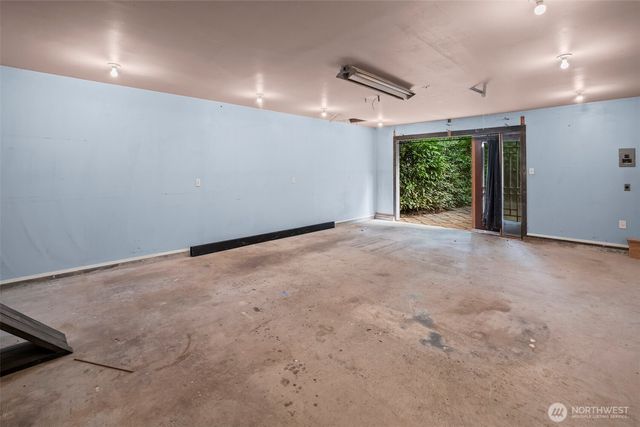 2812 204th Avenue Ct, Lake Tapps, WA 98391