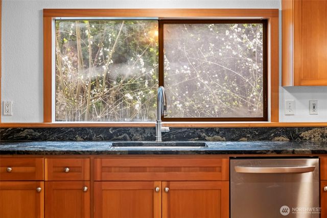 2812 204th Avenue Ct, Lake Tapps, WA 98391