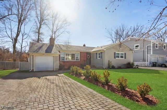 16 Canterbury Dr, Scotch Plains Twp., NJ 07076