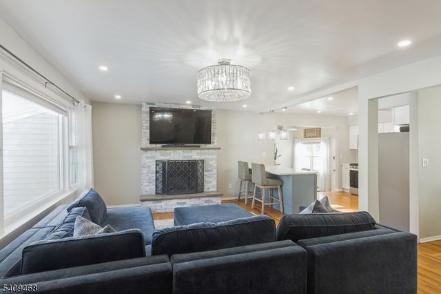 16 Canterbury Dr, Scotch Plains Twp., NJ 07076