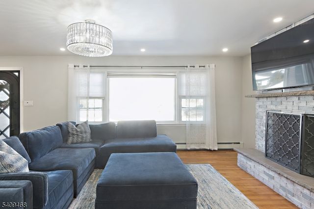 16 Canterbury Dr, Scotch Plains Twp., NJ 07076