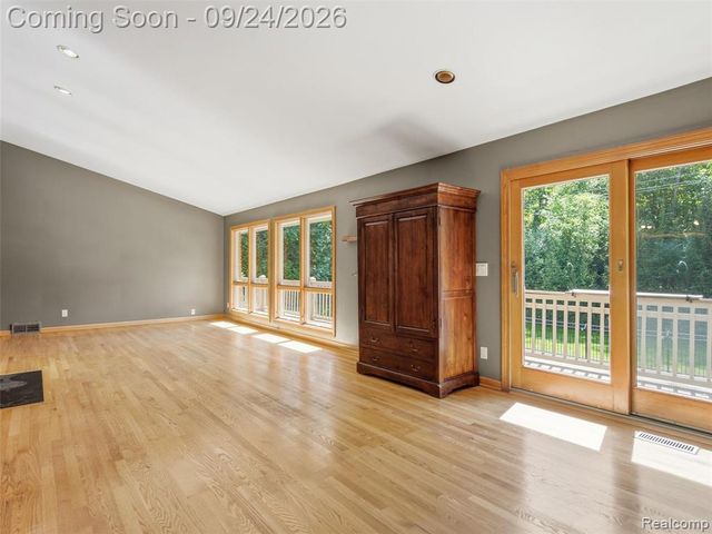 4430 Queens Way, Bloomfield Hills, MI 48304