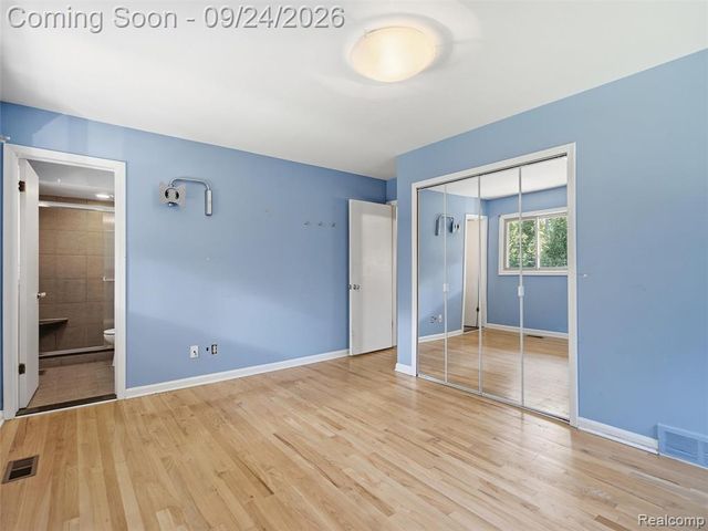 4430 Queens Way, Bloomfield Hills, MI 48304