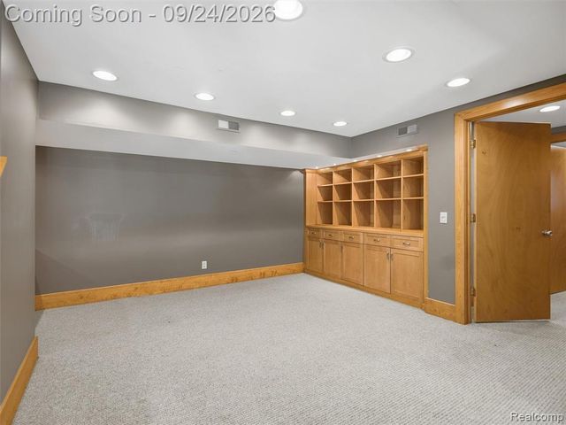 4430 Queens Way, Bloomfield Hills, MI 48304