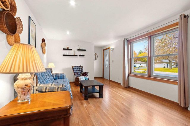 W6672 CEDAR DRIVE, Greenville, WI 54942