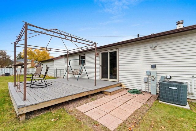 W6672 CEDAR DRIVE, Greenville, WI 54942