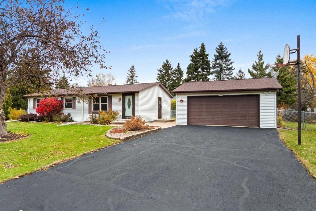 W6672 CEDAR DRIVE, Greenville, WI 54942