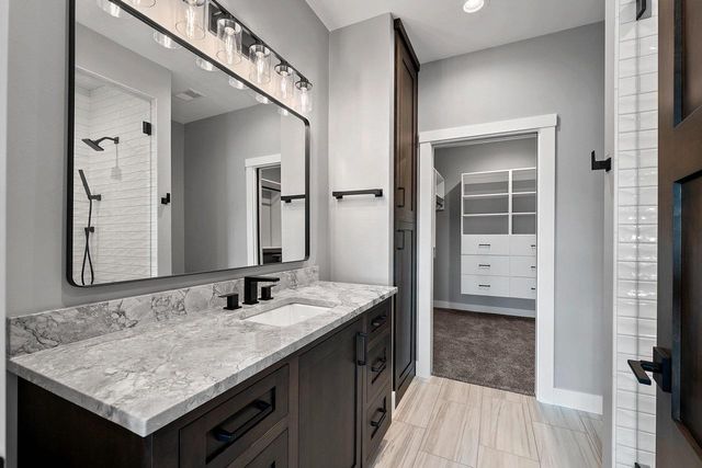 2011 LABYRINTH LANE, De Pere, WI 54115