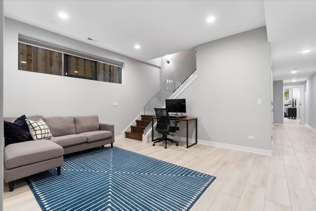 1410 W Huron Street 1, Chicago, IL 60642