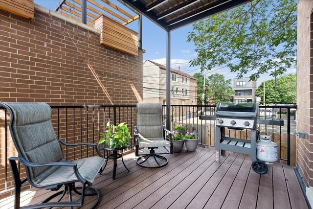 1410 W Huron Street 1, Chicago, IL 60642