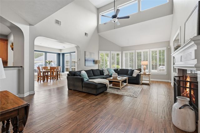 10111 Earlington Manor Drive, Spring, TX 77379
