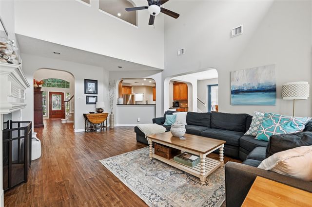 10111 Earlington Manor Drive, Spring, TX 77379