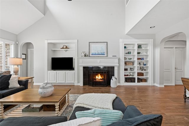 10111 Earlington Manor Drive, Spring, TX 77379