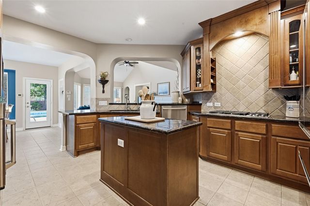 10111 Earlington Manor Drive, Spring, TX 77379