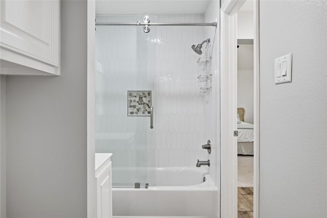 10111 Earlington Manor Drive, Spring, TX 77379