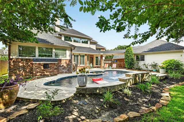 10111 Earlington Manor Drive, Spring, TX 77379