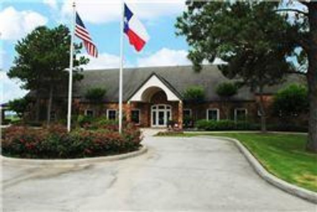 10111 Earlington Manor Drive, Spring, TX 77379