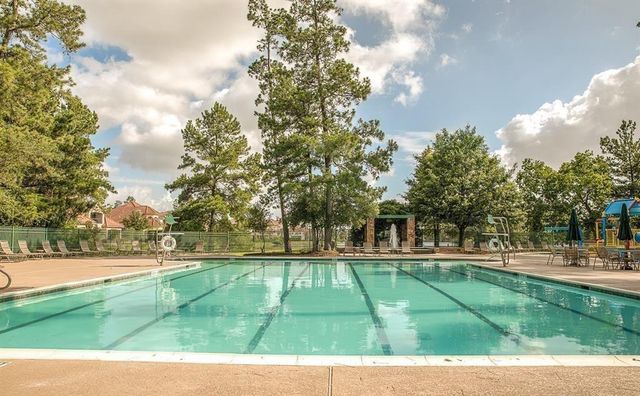 10111 Earlington Manor Drive, Spring, TX 77379