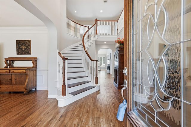10111 Earlington Manor Drive, Spring, TX 77379