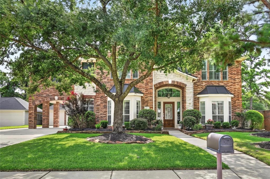 10111 Earlington Manor Drive, Spring, TX 77379