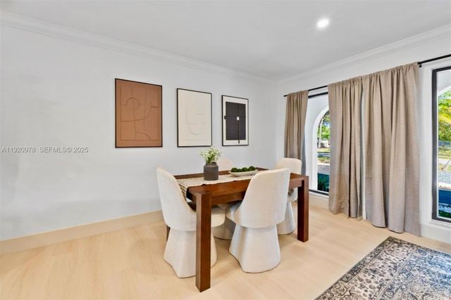 7020 Plantation Rd, Plantation, FL 33317