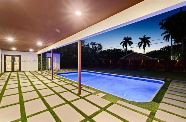 7020 Plantation Rd, Plantation, FL 33317