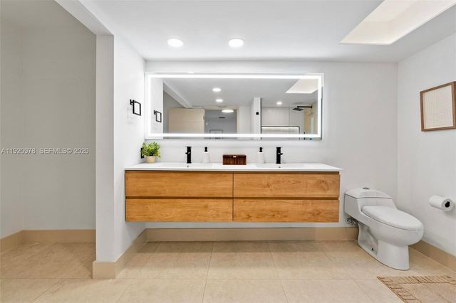 7020 Plantation Rd, Plantation, FL 33317