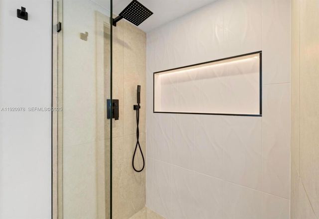 7020 Plantation Rd, Plantation, FL 33317