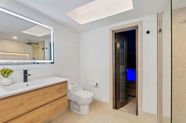 7020 Plantation Rd, Plantation, FL 33317