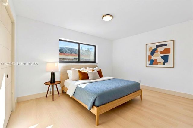 7020 Plantation Rd, Plantation, FL 33317