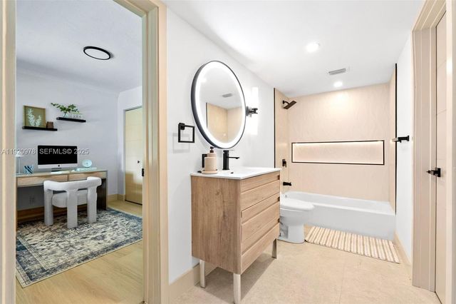 7020 Plantation Rd, Plantation, FL 33317