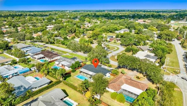 7020 Plantation Rd, Plantation, FL 33317