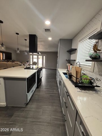 7205 W CAVALIER Drive, Glendale, AZ 85303